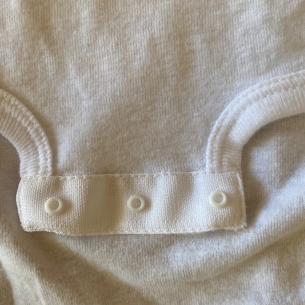 Hilton Head 18 month old baby onesie and matching bib 🐚 - Picture 5 of 7